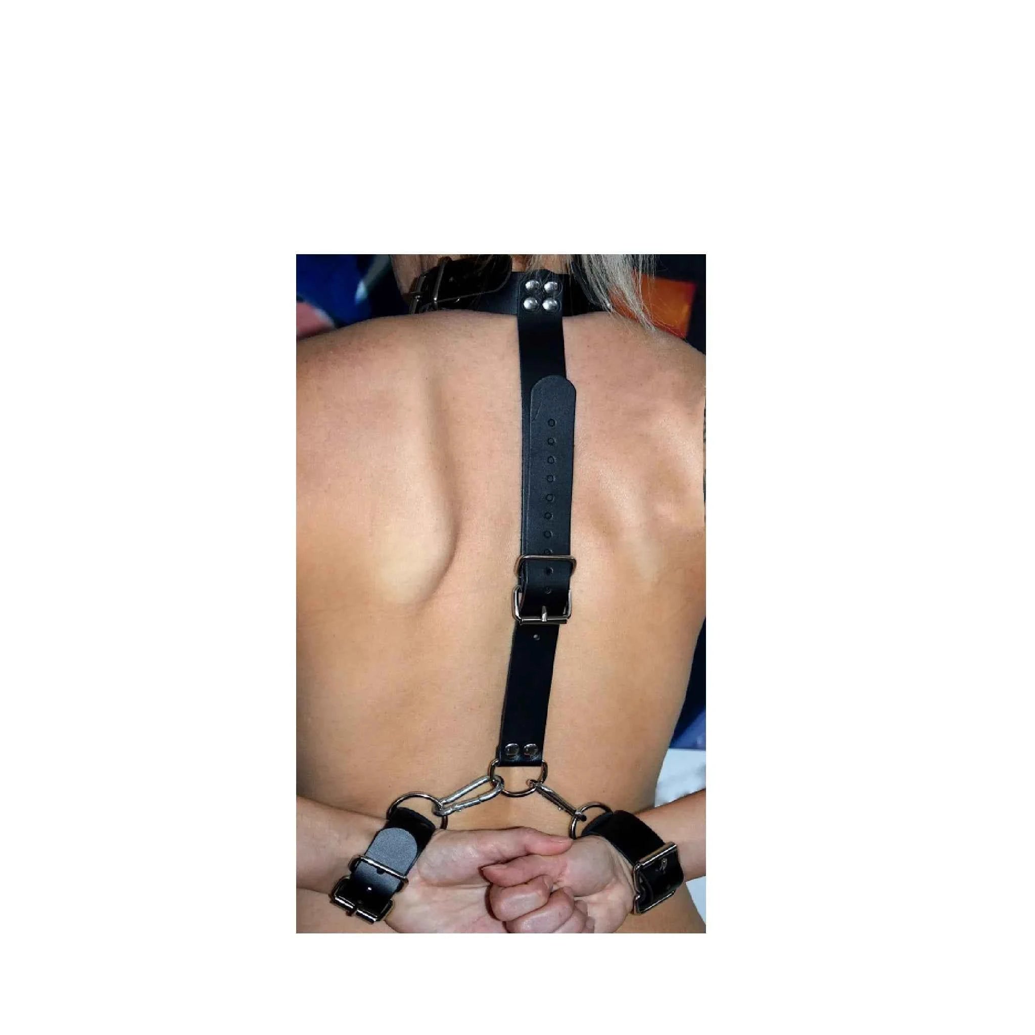 Rückenfessel mit Halsband der O und abnehmbaren Handfesseln