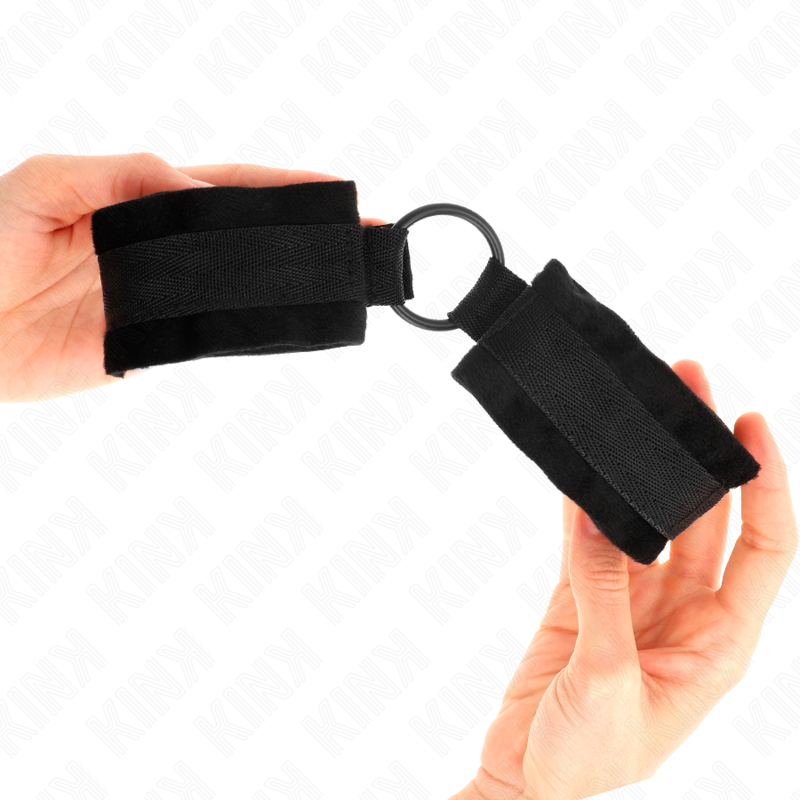 Kink - Beginner Pelz Handmanschetten 25 Cm Mit O-Ring 4 Cm Schwarz Verstellbar 15-25 Cm