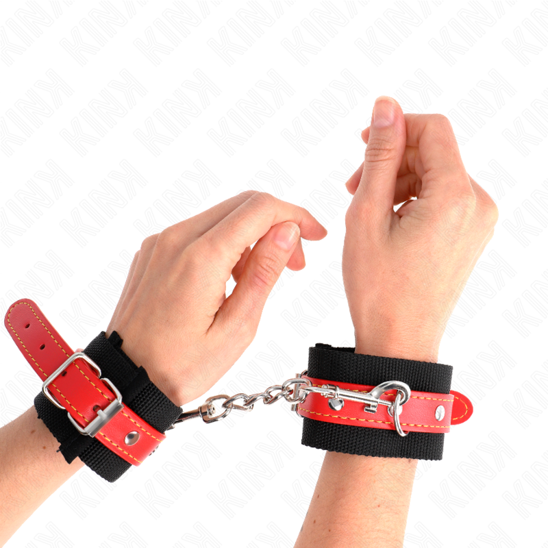 Kink - Nylon Handgelenkfesseln Schwarz Mit Kunstleder Rot Verstellbar 19-24 Cm X 5,5 Cm