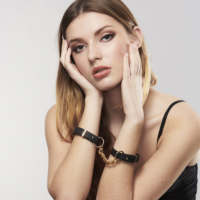 BIJOUX - INDISCREETS MAZE HANDCUFFS BLACK BRACELETS