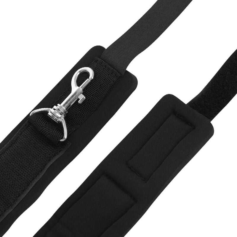 Darkness - Bondage-Tãœr-Handschellen