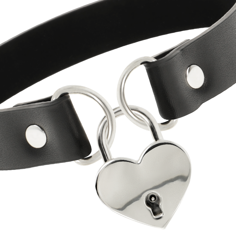 COQUETTE CHIC DESIRE - VEGAN LEATHER NECKLACE WITH HEART ACCESSORY AND KEY
